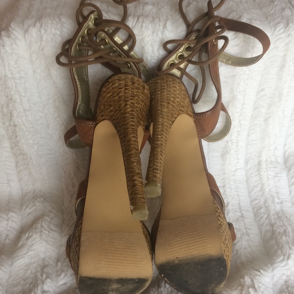 JustFab Camel Lace-up Platforms (6.5) - Picture 6 of 8